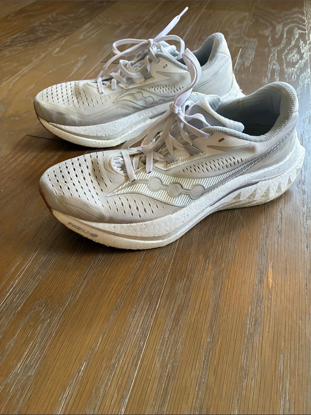 Saucony Women's White/Light Gray Running Sneakers